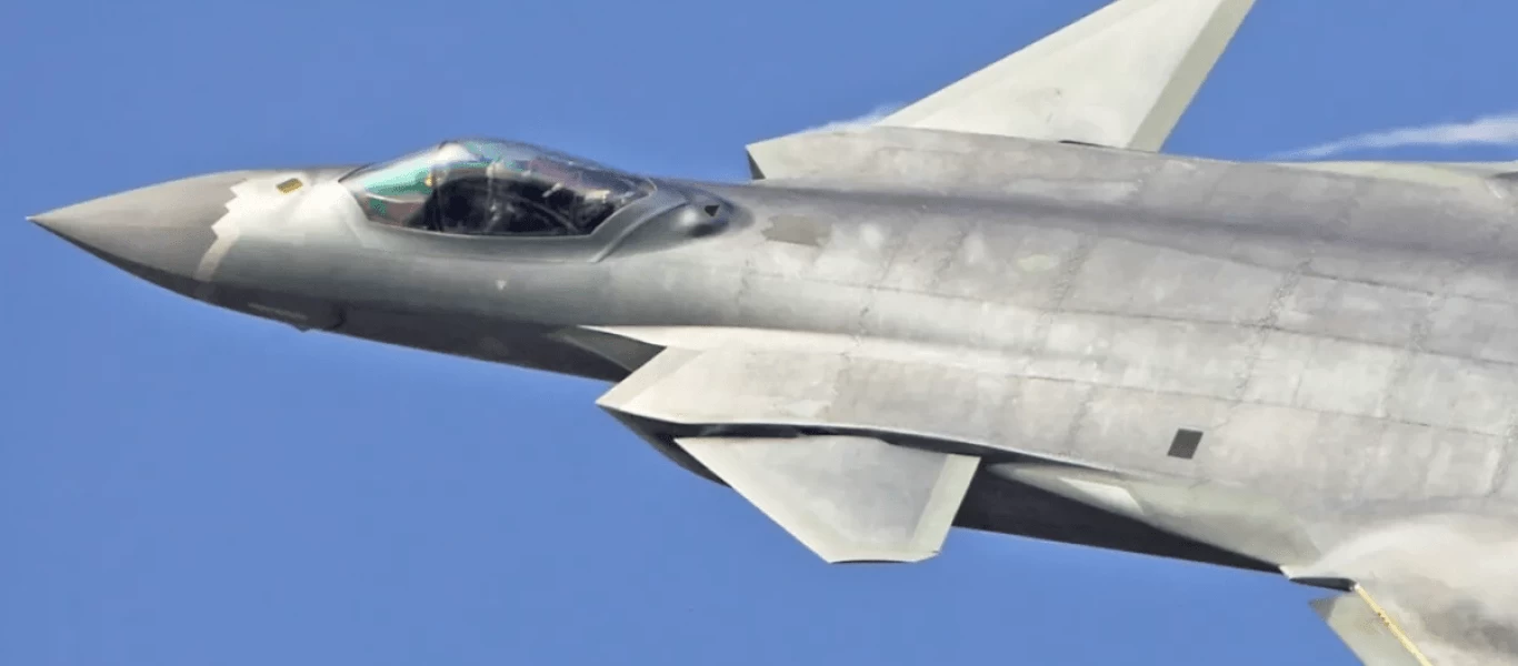 Αυξάνει την ένταση στην Ινδία η Κίνα - Μετακίνησε μαχητικά stealth J-20 στα σύνορα (φώτο)